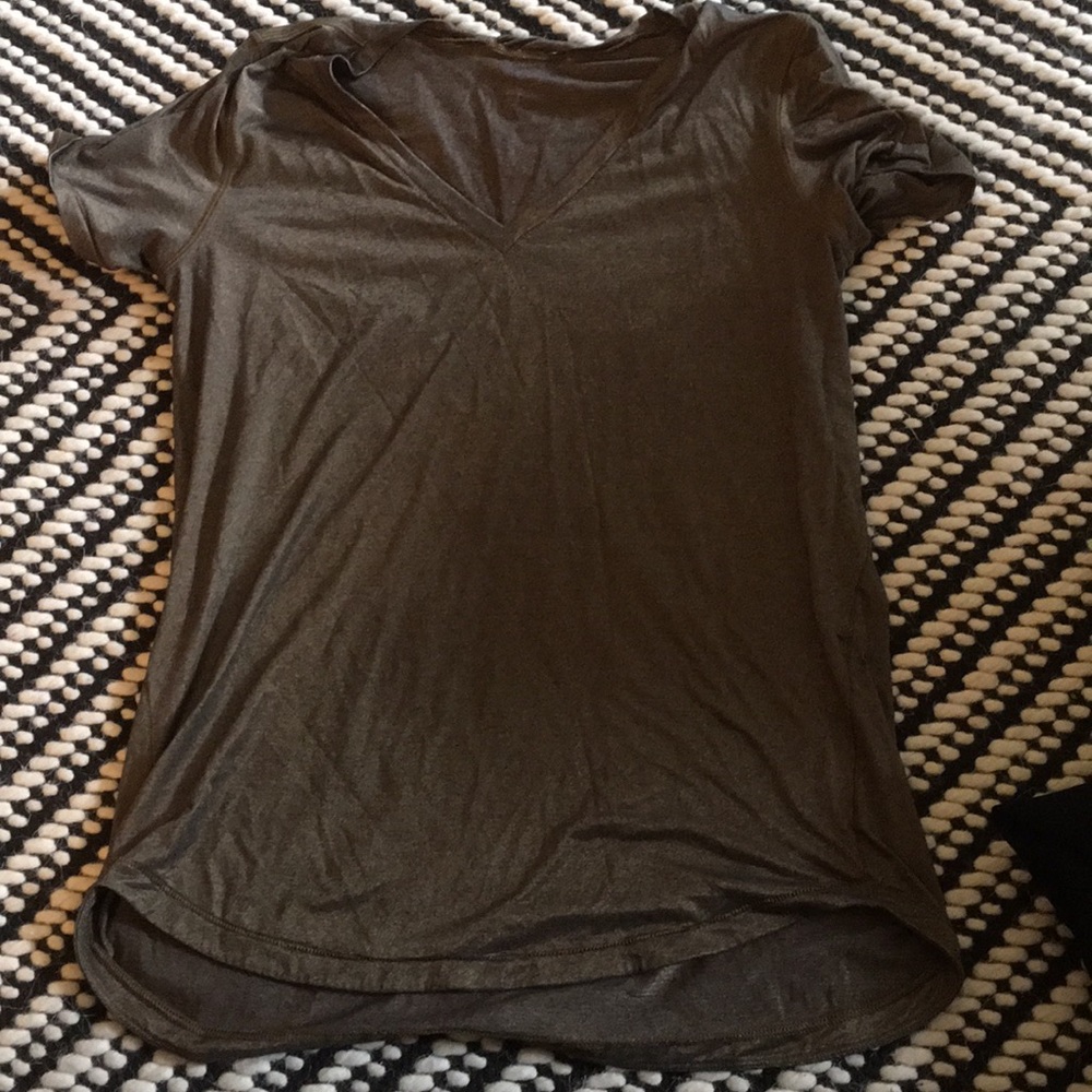 Size 10 gold metallic lulu v neck